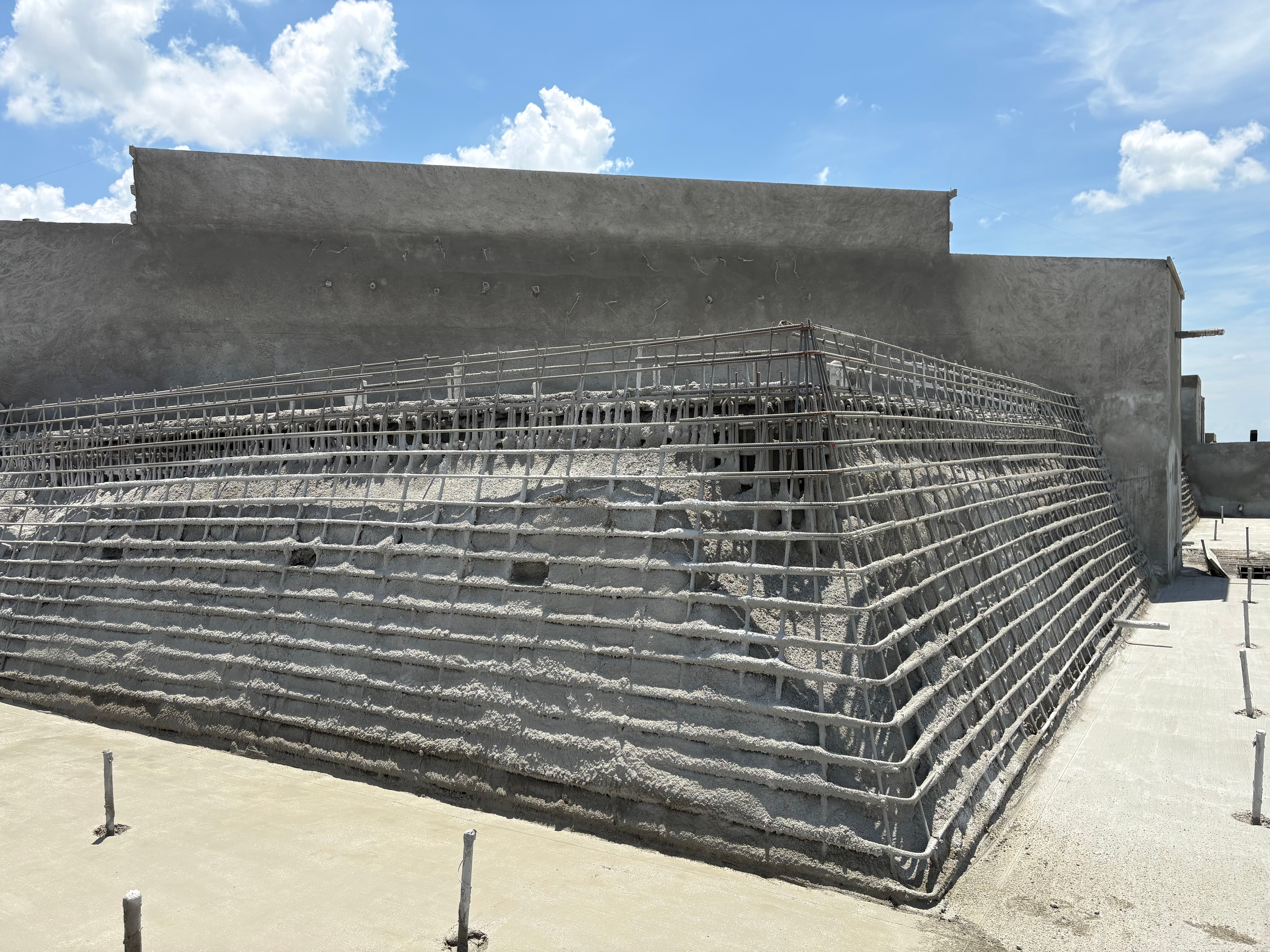 Commercial fountain wall detail