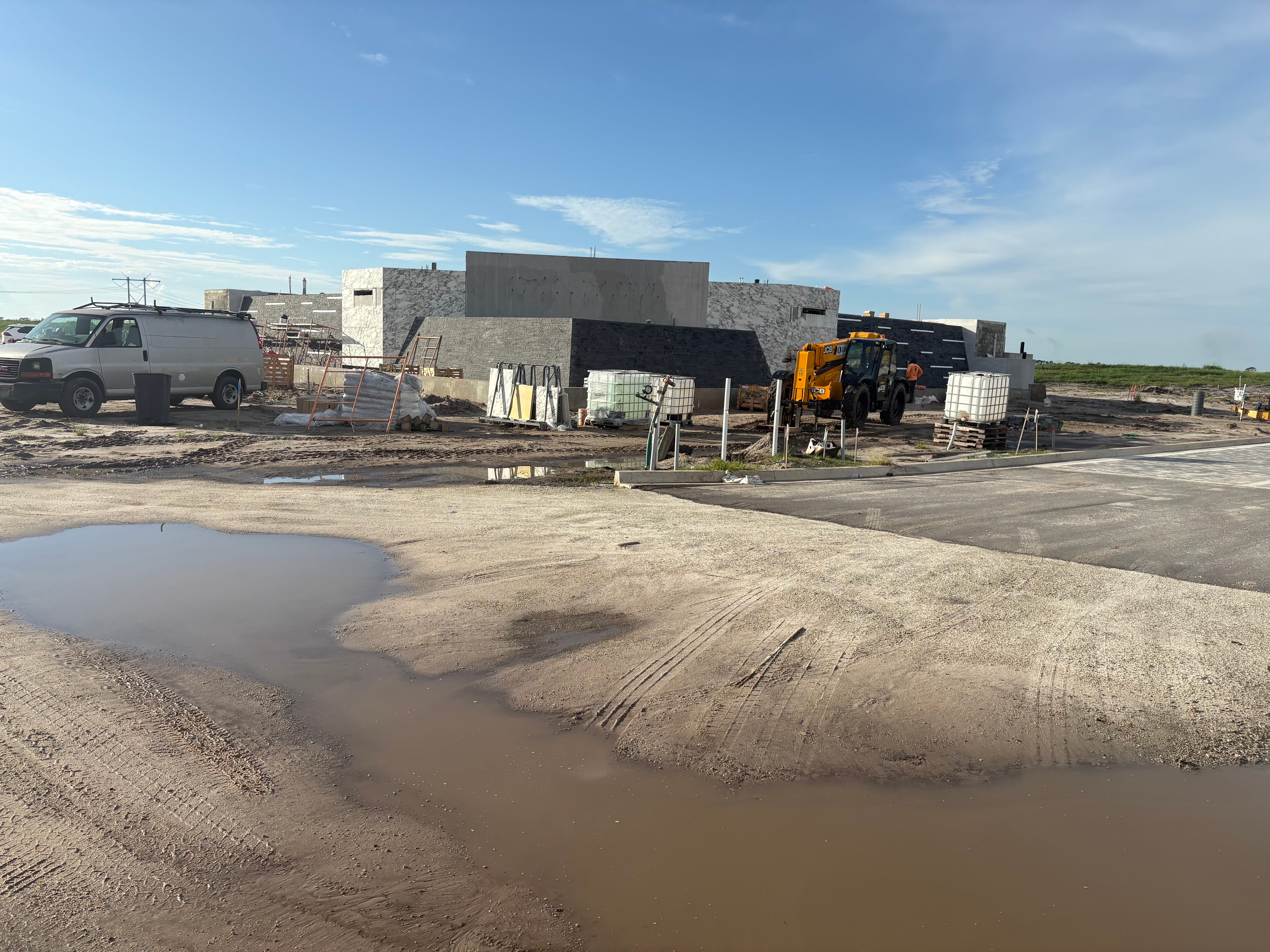 Large-scale gunite fountain construction
